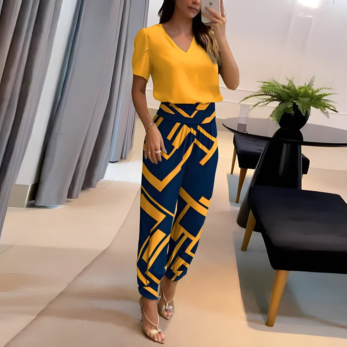 Geometric Print Wide-Leg Pants and V-Neck Top Set
